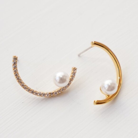 Anthropologie Pearl Semi Circle Earrings - Picture 1 of 2
